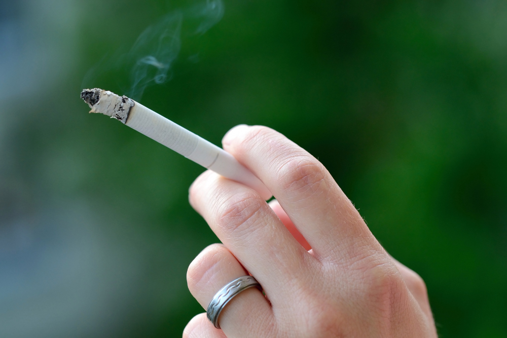 What Makes a Cigarette Smooth? A Breakdown of Blend, Paper & Burn Rate